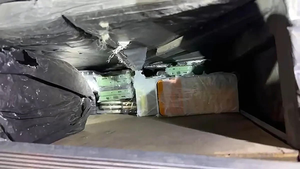 Yolcu otobüsünün motor kısmından bakın ne çıktı: 4.2 milyon lira değerinde!