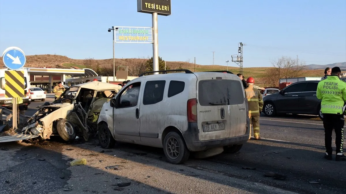 Kırıkkale’de katliam gibi kaza! 2 kişi öldü, 2 kişi yaralandı