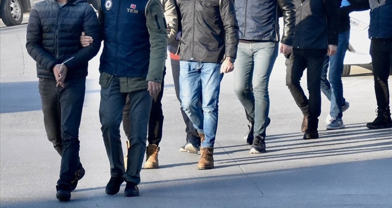 Sosyal medyadan silah paylaşımı yapan 19 şüpheli yakalandı