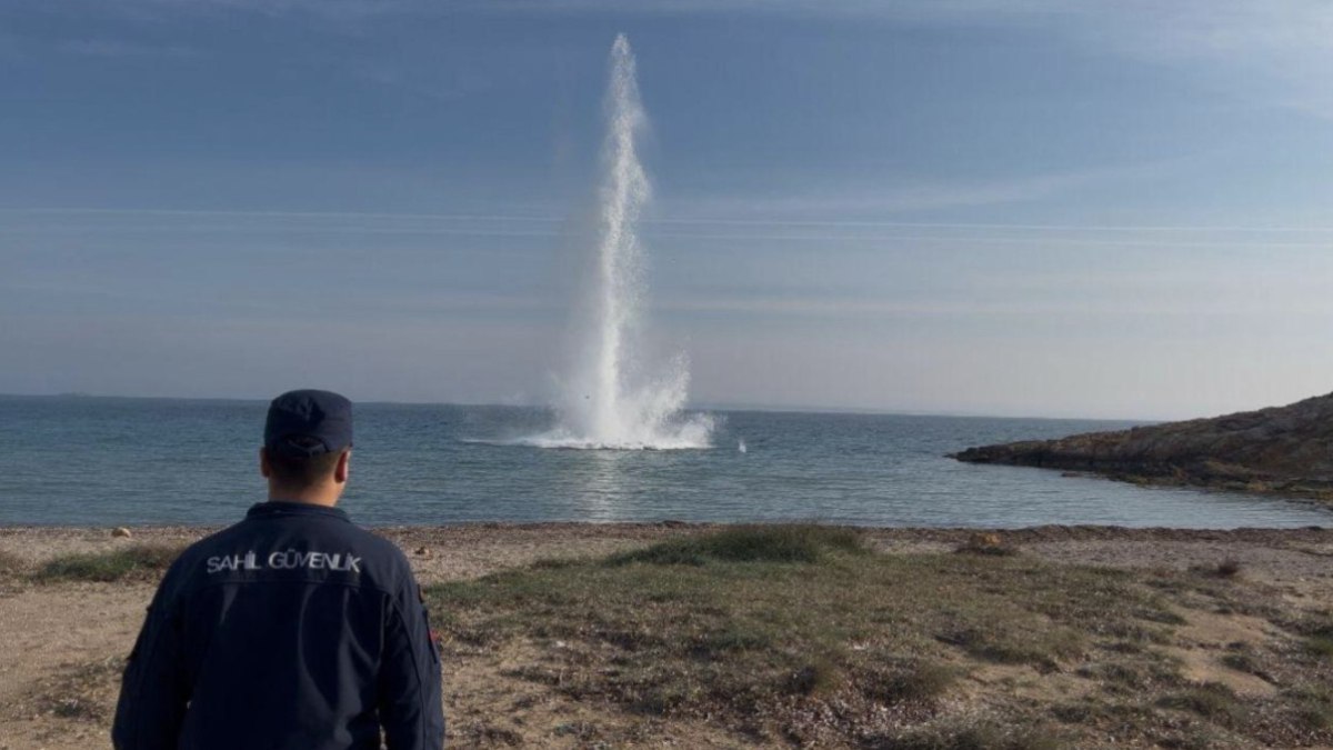 Çanakkale’de Bozcaada açıklarında bulunan mayın imha edildi
