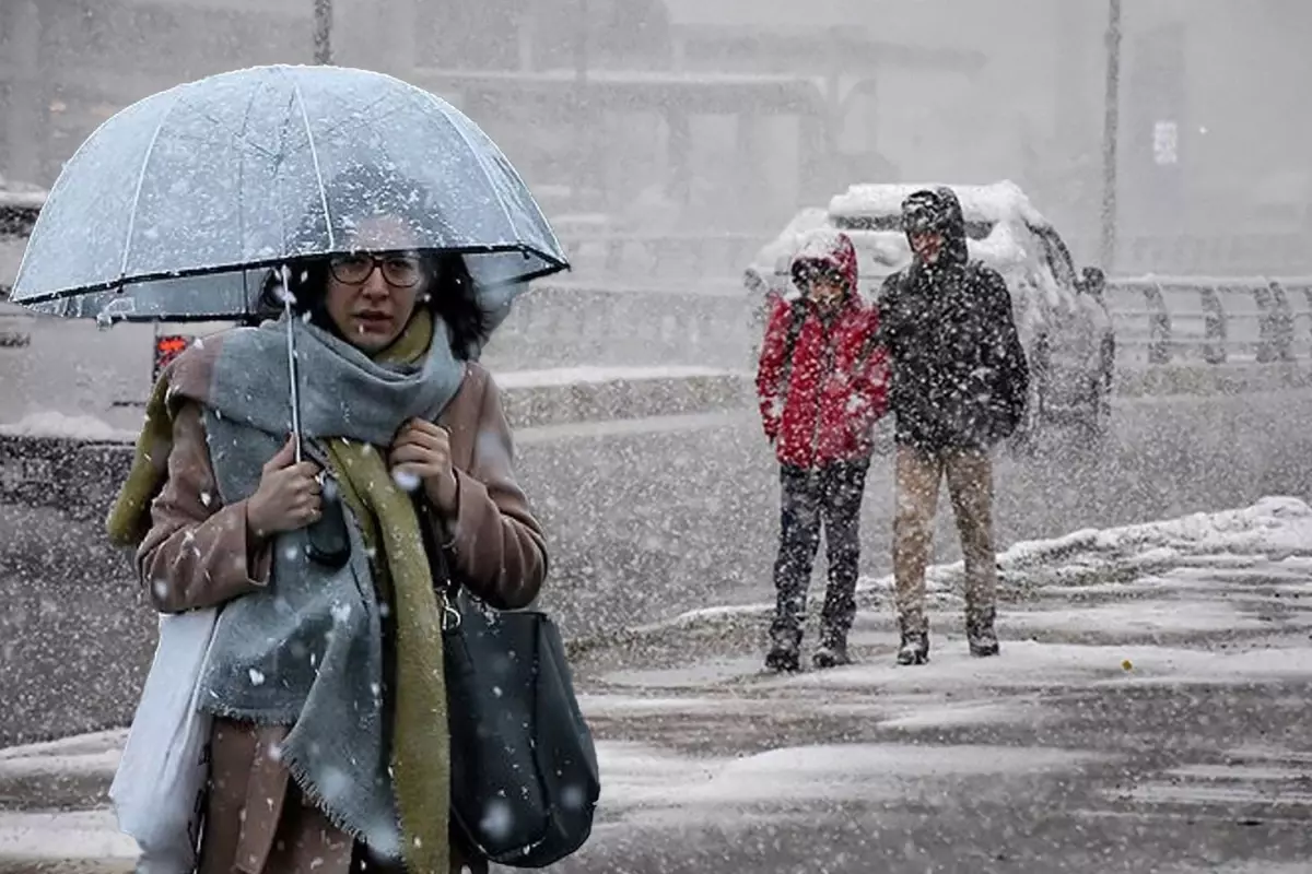 Meteoroloji 26 ili sarı kodla uyardı! İstanbul’a kar yağışı göründü
