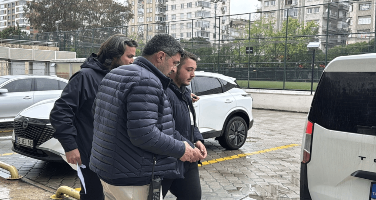 Kız arkadaşına baktığını iddia ettiği kişiyi bıçakladı
